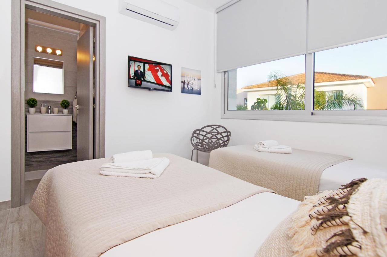 Villa Lily Protaras Bagian luar foto