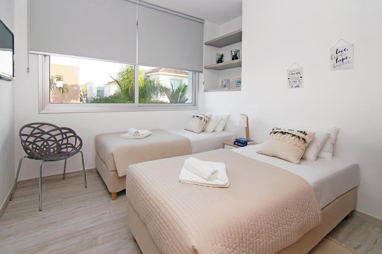 Villa Lily Protaras Bagian luar foto