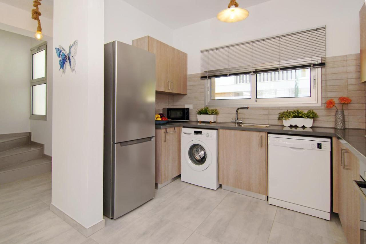Villa Lily Protaras Bagian luar foto